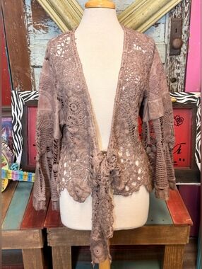 #1483 A Rare Bird Desert Rose Throw Over